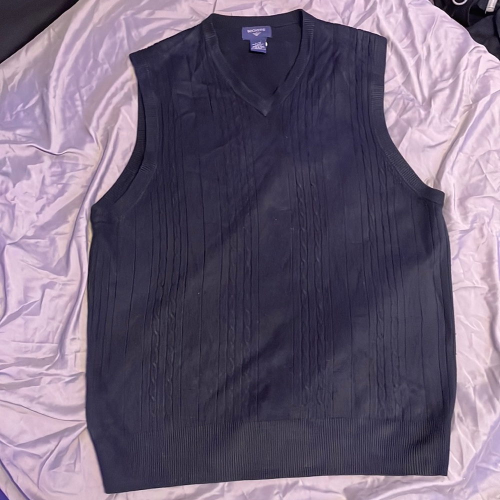 Sleeveless dress shirt